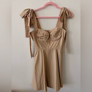 GIANNI BINI | Elegant Tan Bow Sleeve Dress